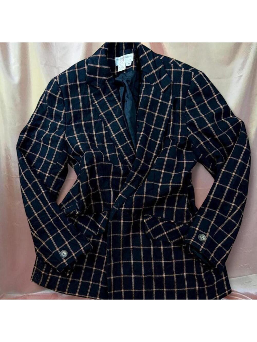 Vintage 90s Parisian Signature plaid blazer.